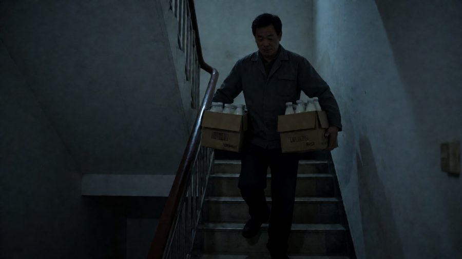 清空了窗台上的四十七个瓶子