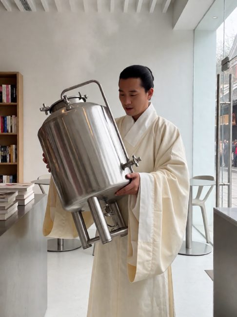 穿成北宋酒肆掌柜后，我的巴氏杀菌法弄酸了整缸酒