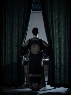 尚服局针工房，沈络拆开贵妃礼服第三道暗褶